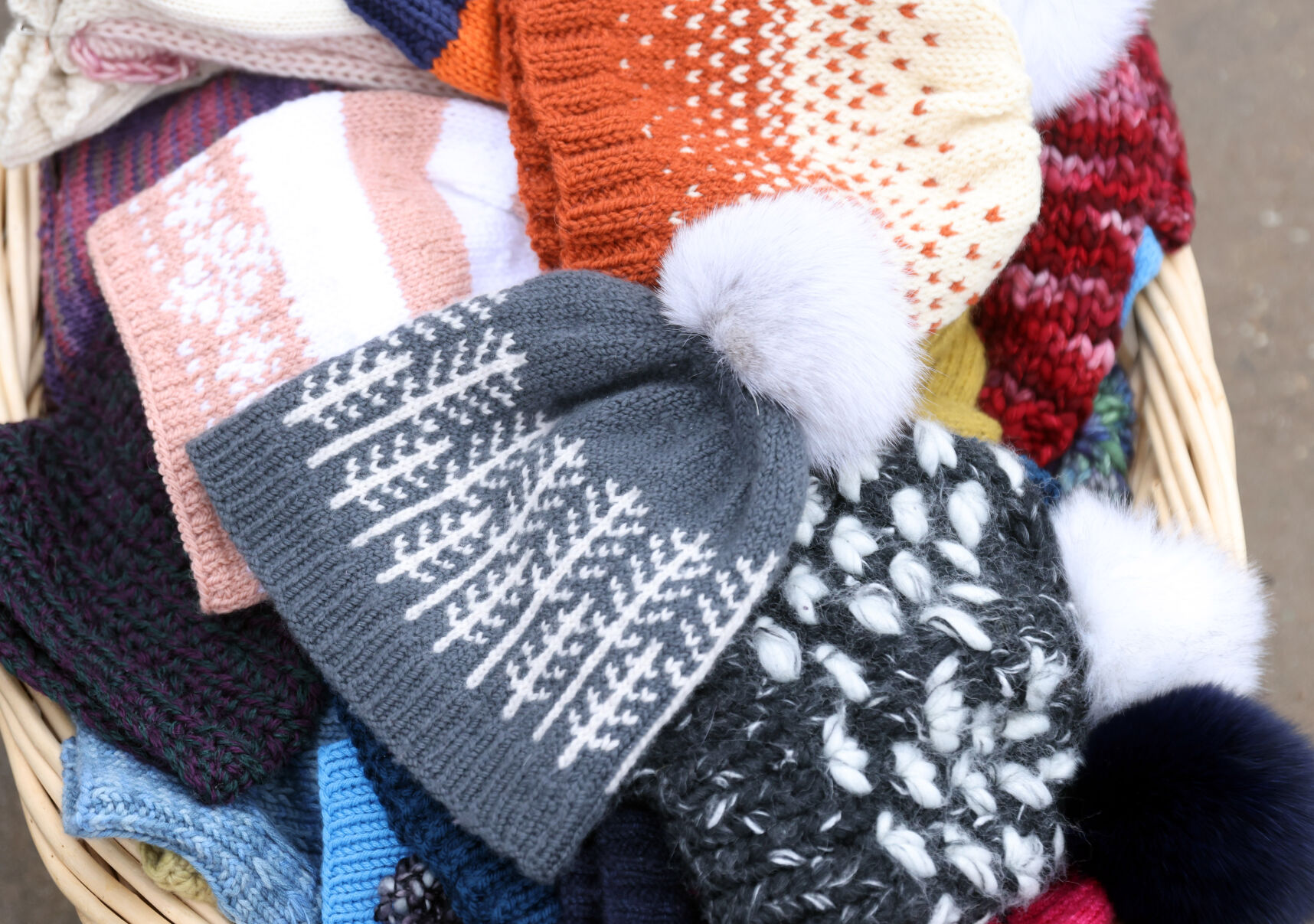 112221-cdp-news-knitting359.jpg